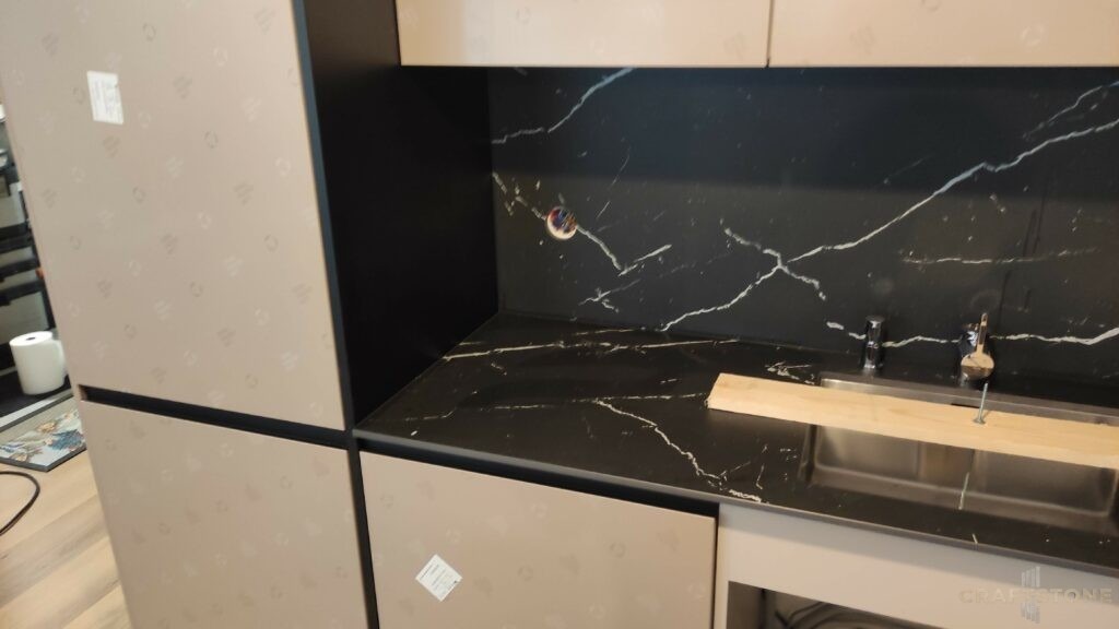 Spiek kwarcowy Neolith Nero Marquina