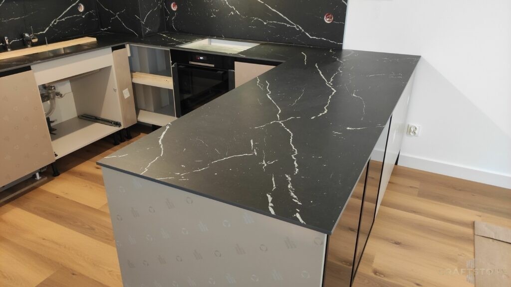 Spiek kwarcowy Neolith Nero Marquina