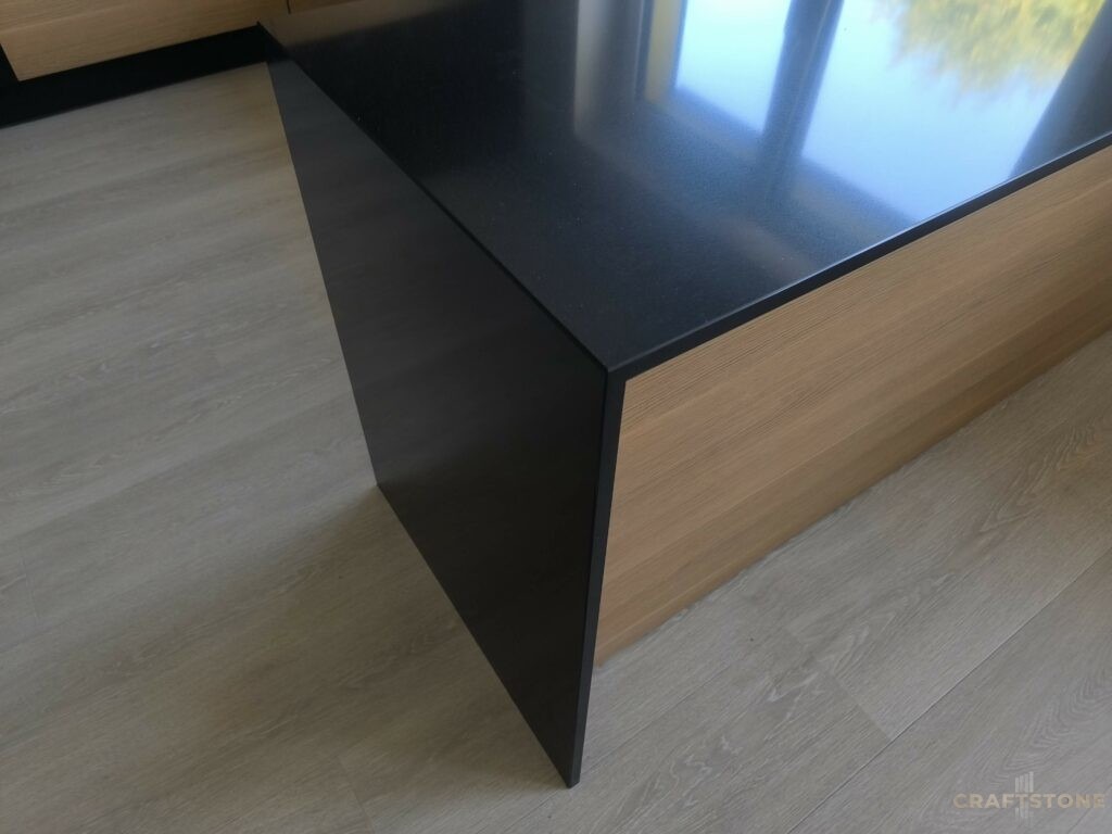 Konglomerat kwarcowy Technistone Brilliant Black