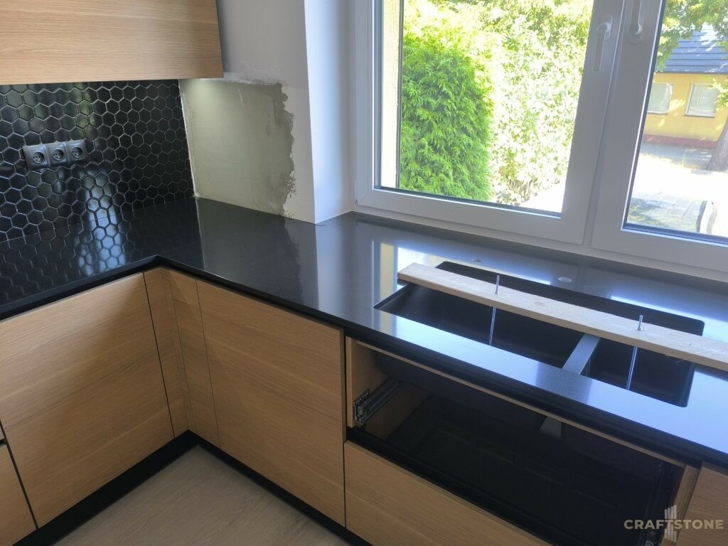 Konglomerat kwarcowy Technistone Brilliant Black