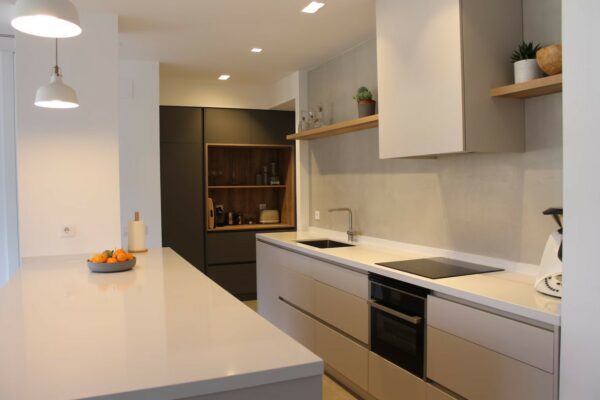 Miami White [Silestone] - obrazek 3
