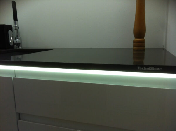 Crystal Anthracite Pure [Technistone] - obrazek 16