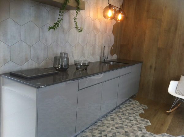 Crystal Anthracite Pure [Technistone] - obrazek 11