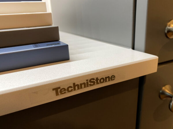 Crystal Polar White [Technistone] - obrazek 37