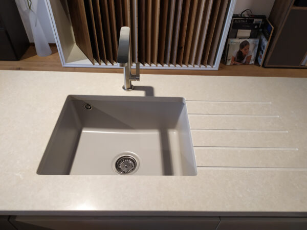 Noble Ivory White [Technistone] - obrazek 21