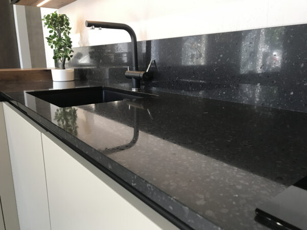 Taurus Terazzo Dark [Technistone] - obrazek 5