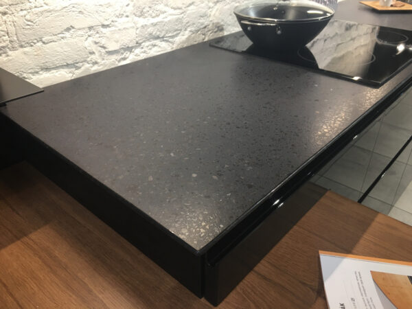 Taurus Terazzo Dark [Technistone] - obrazek 10